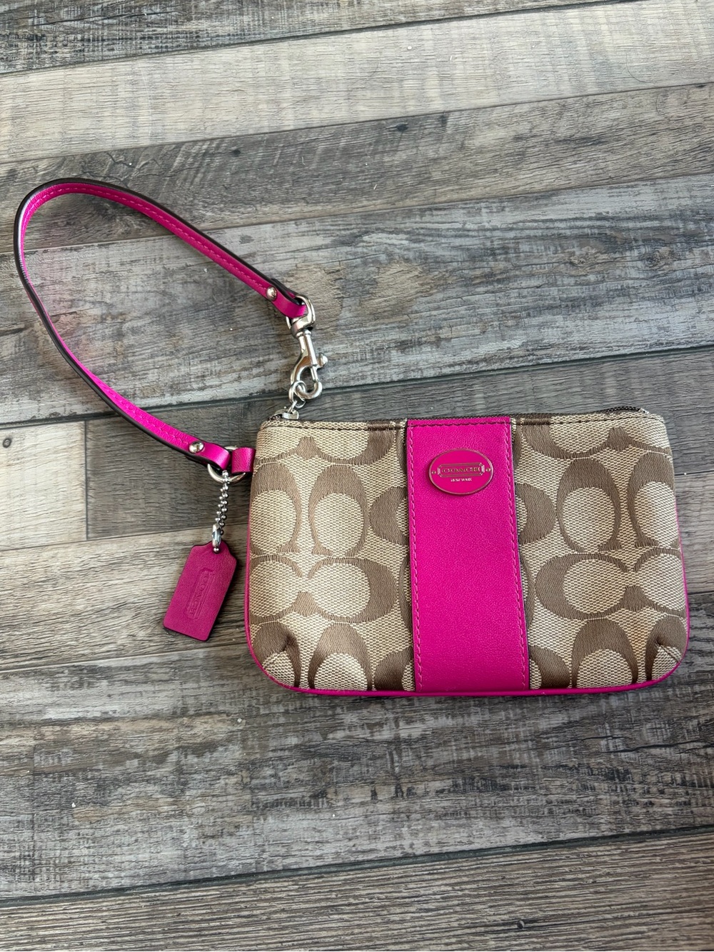 Women’s Authentic Coach Wristlet Wallet/Purse